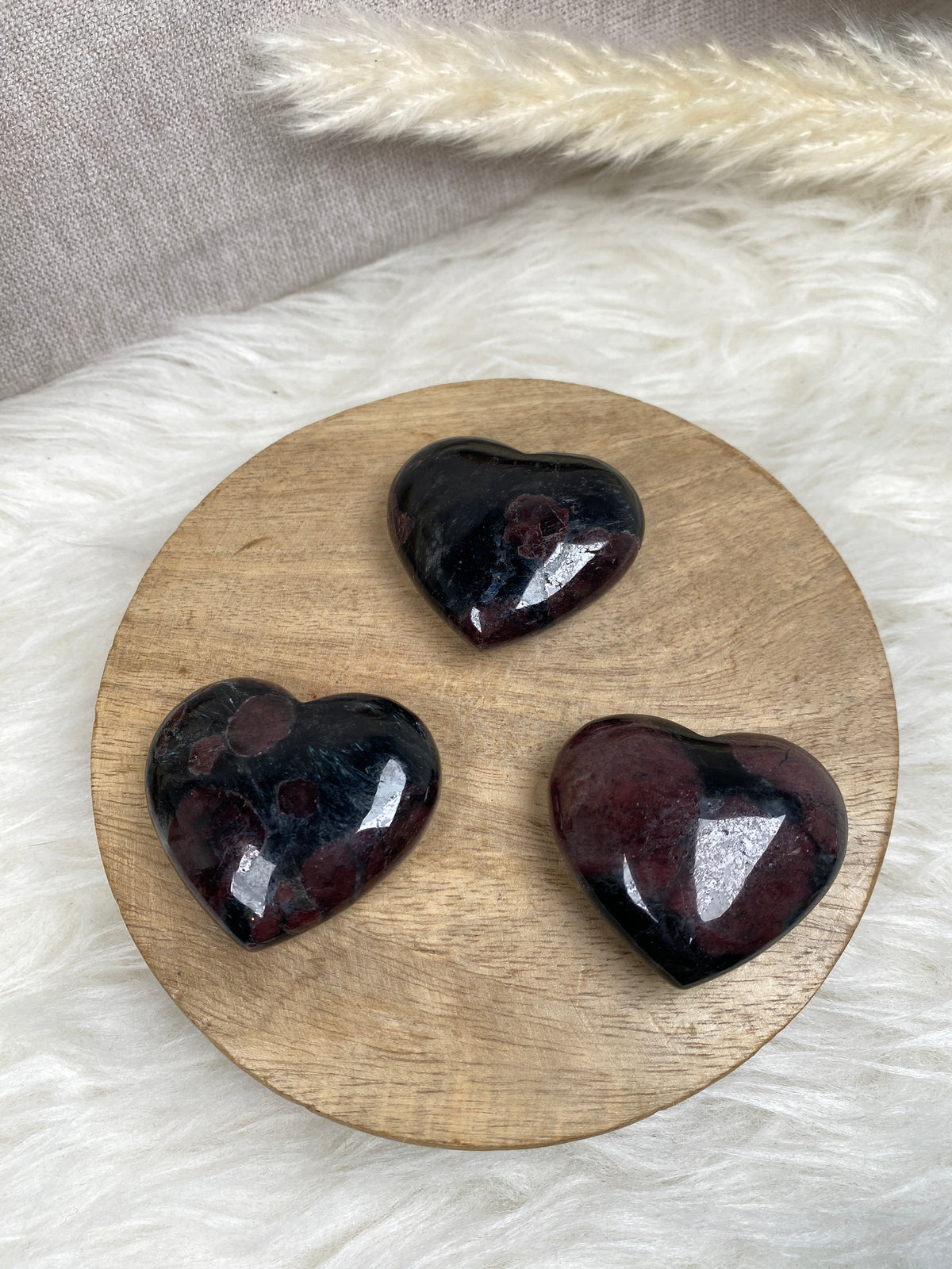 Granat mit Anthophyllit Herzen